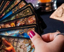 Saiba como Funciona uma Consulta de Tarot ou Baralho Cigano no Visão Cigana